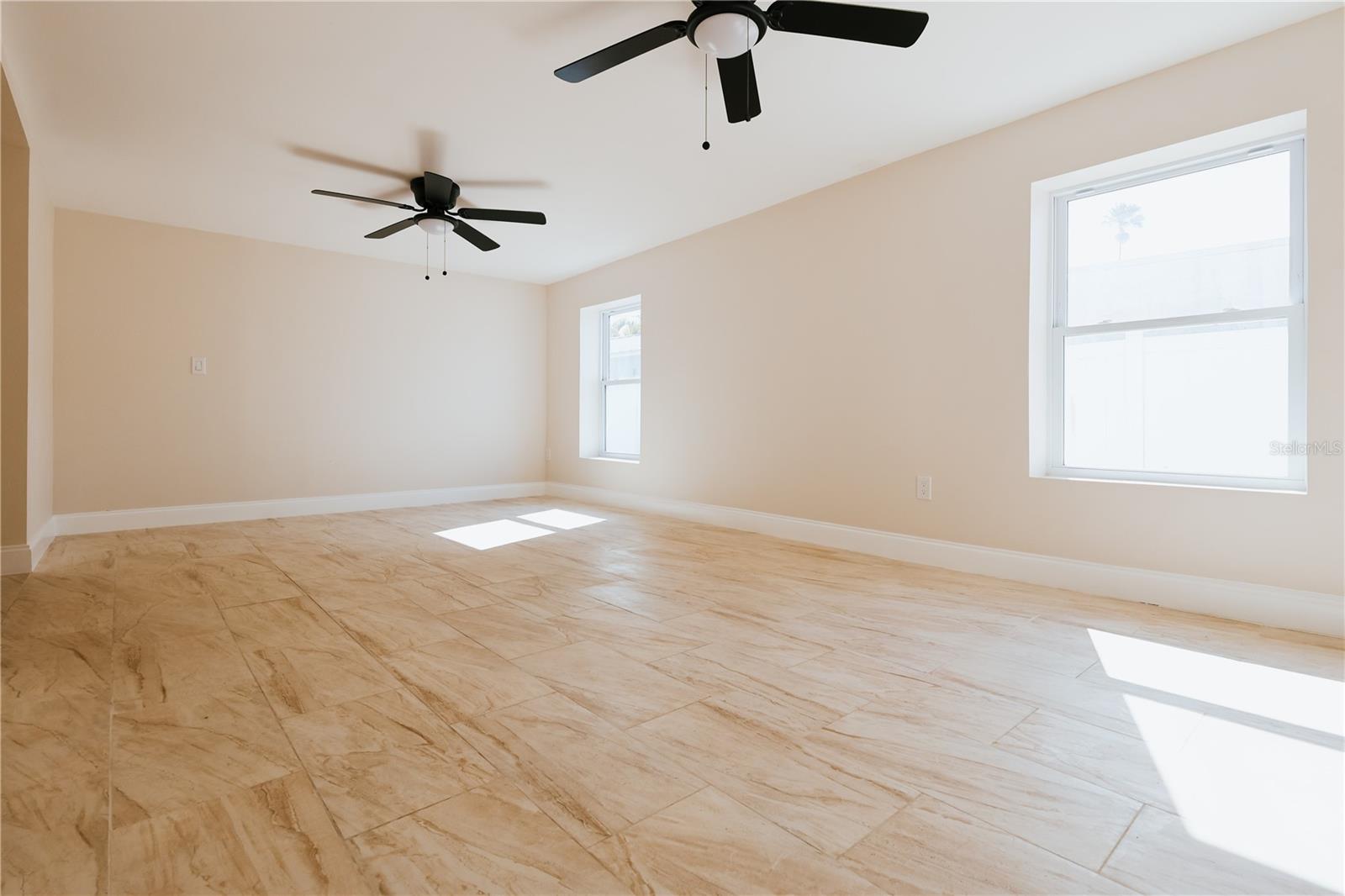 Listing photo id 21 for 908 61st Street S