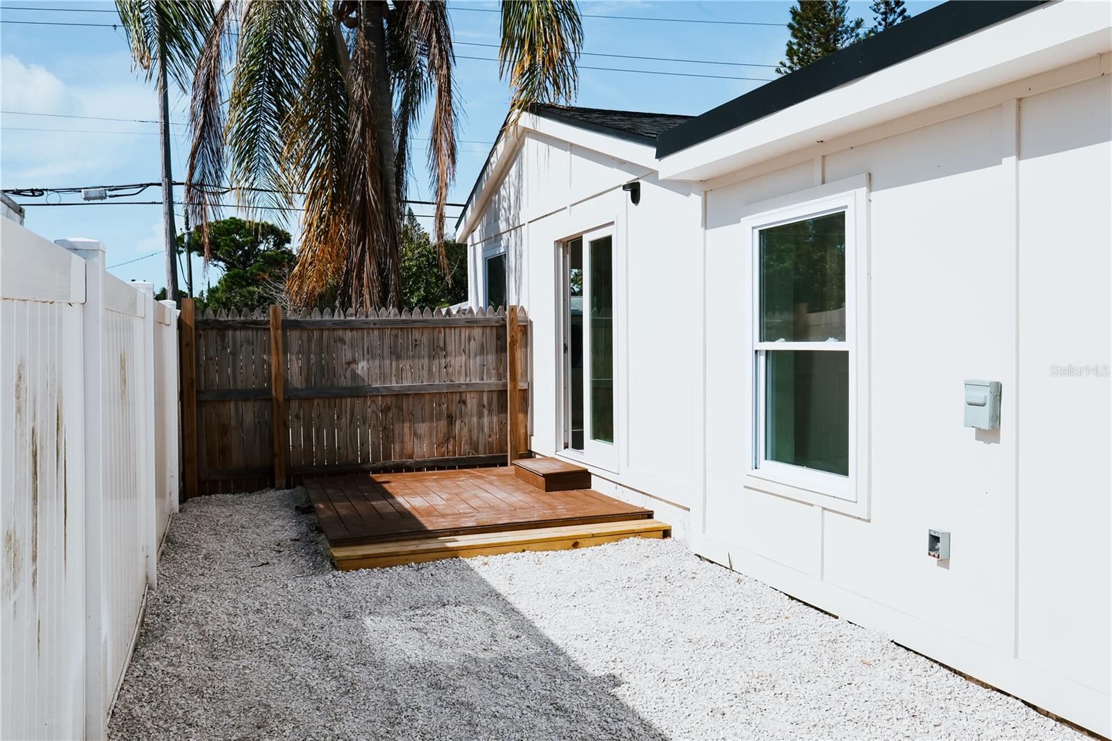 Listing photo id 41 for 908 61st Street S