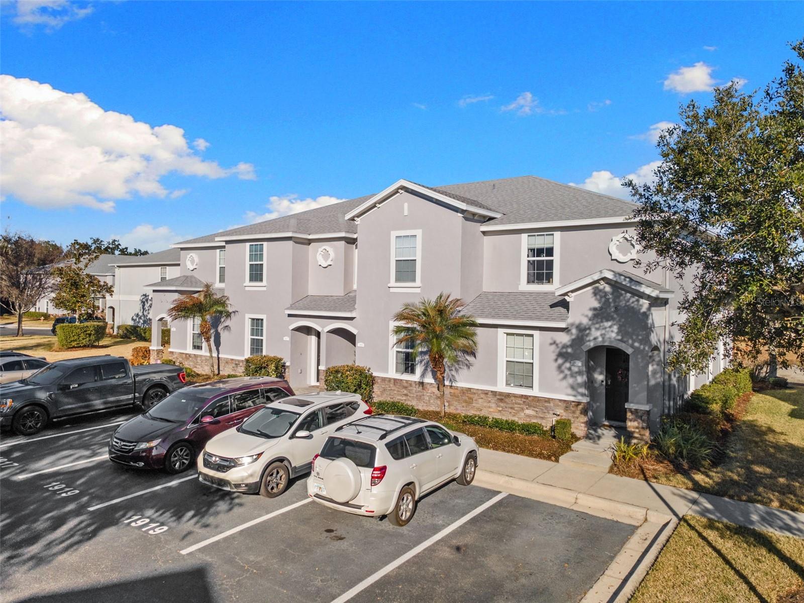 Listing photo id 0 for 1919 Greenwood Valley Drive