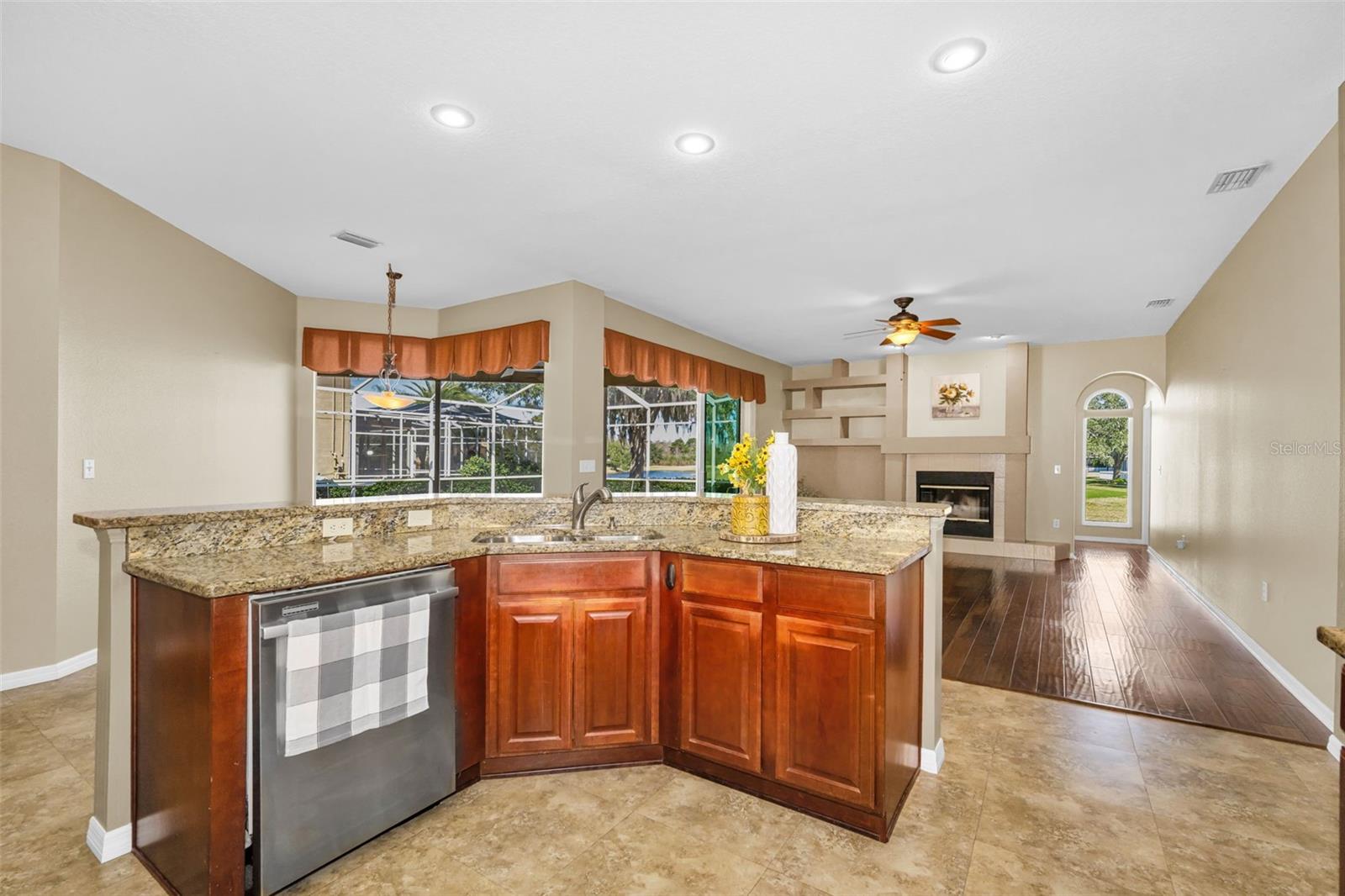 Image 12 of 73 For 4305 Harbor Lake Drive