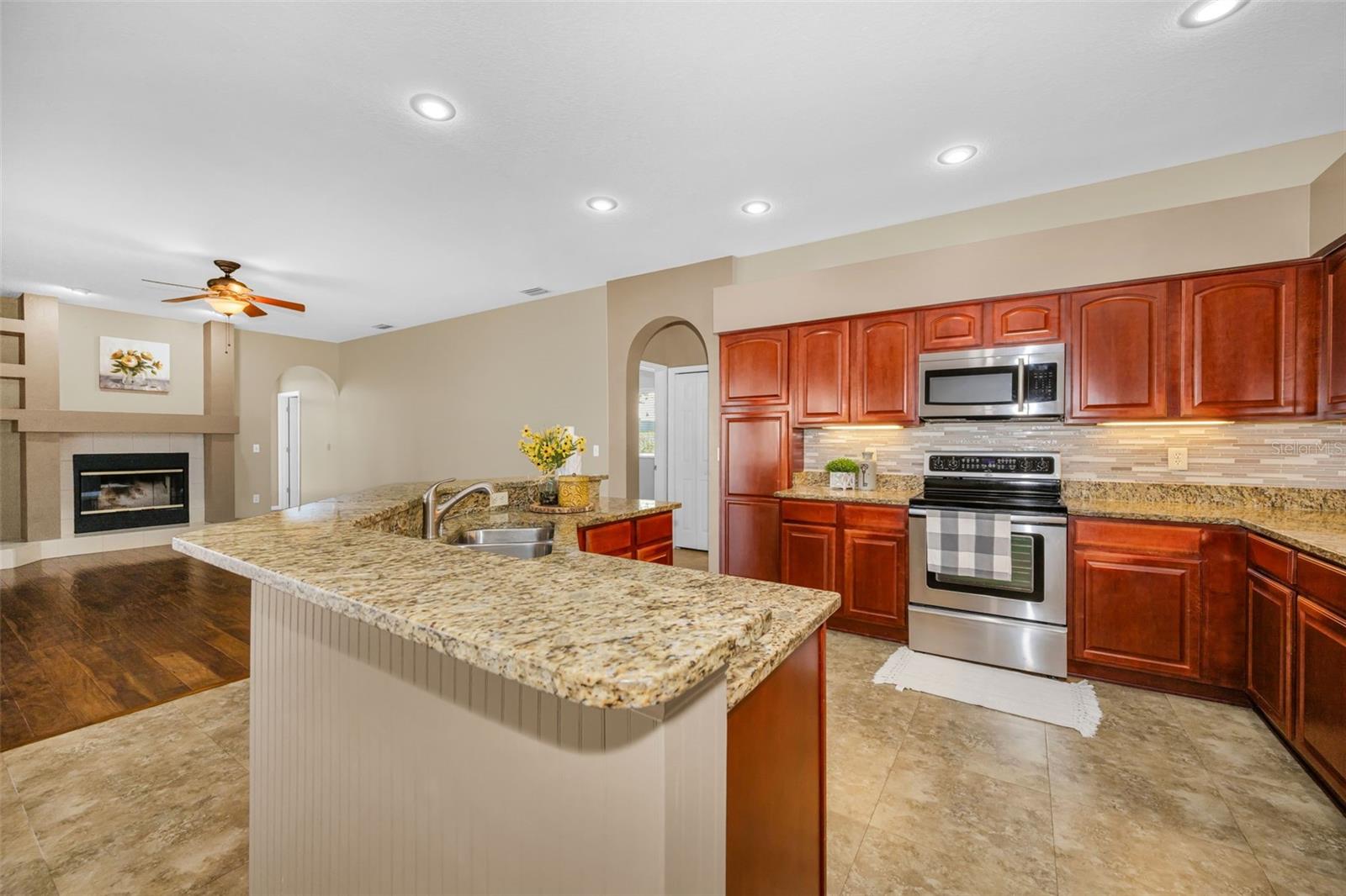 Image 13 of 73 For 4305 Harbor Lake Drive