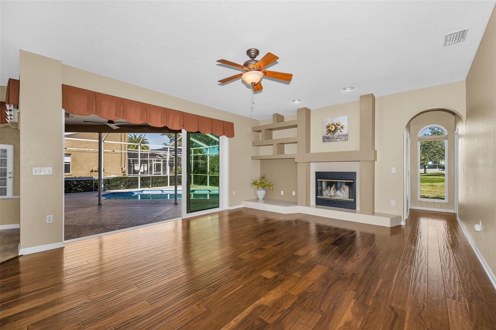 Image 17 of 73 For 4305 Harbor Lake Drive