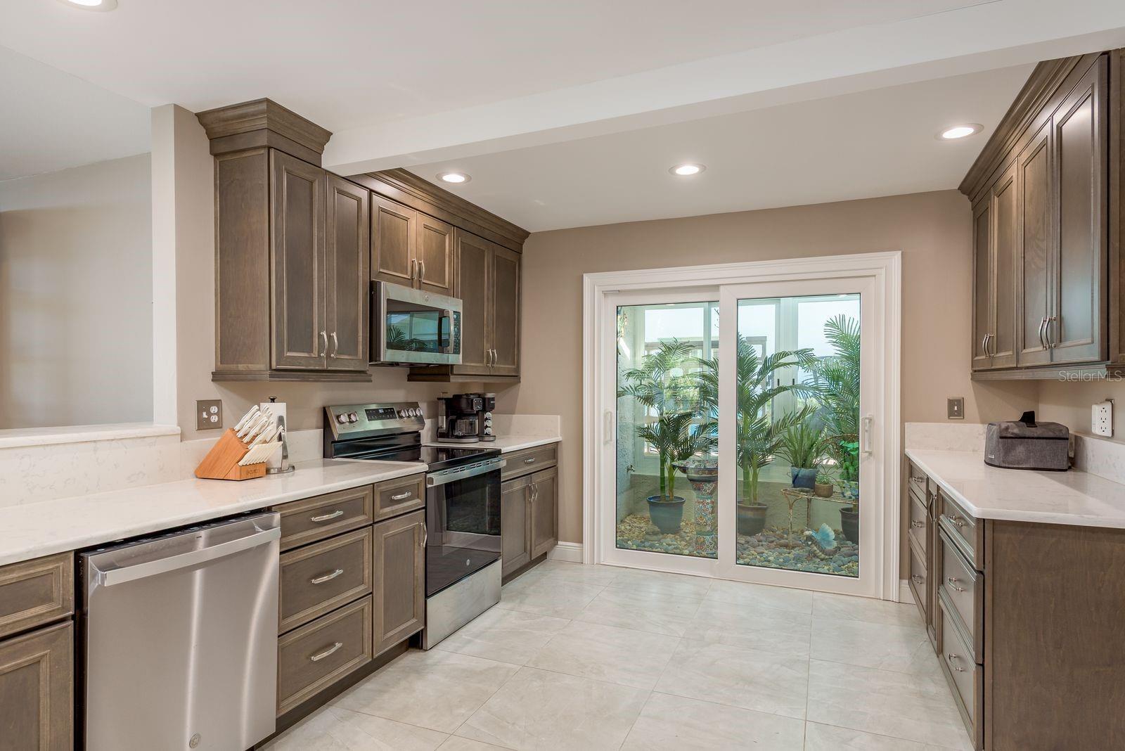 Listing photo id 18 for 4537 Rickover Court