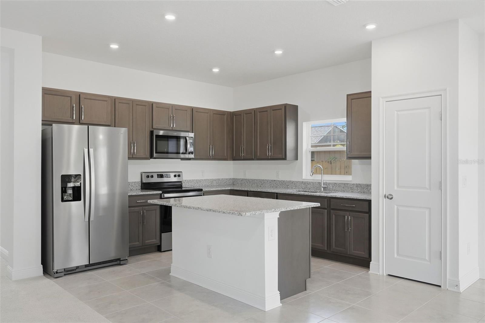 Image 10 of 30 For 3033 54th Avenue N