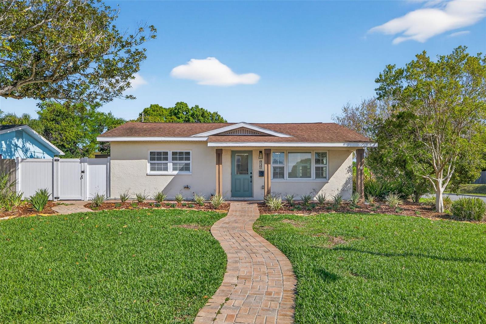 Details for 939 39th Avenue Ne, ST PETERSBURG, FL 33703