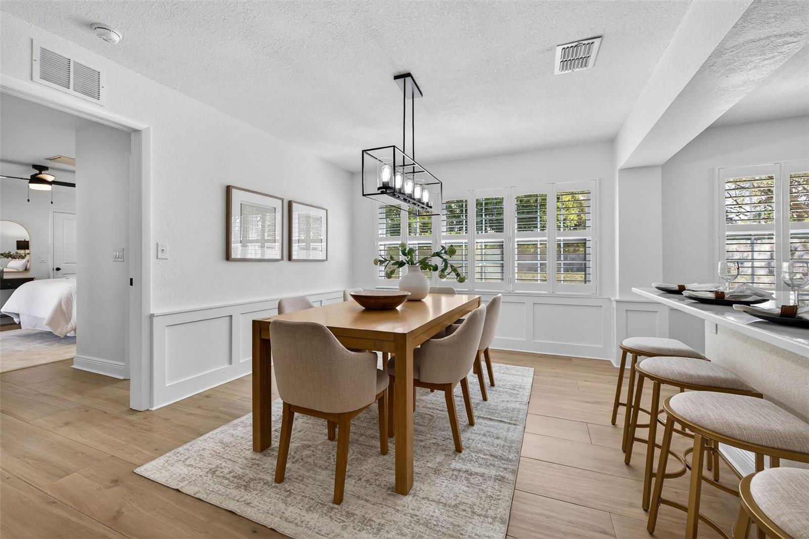 Image 13 of 40 For 939 39th Avenue Ne