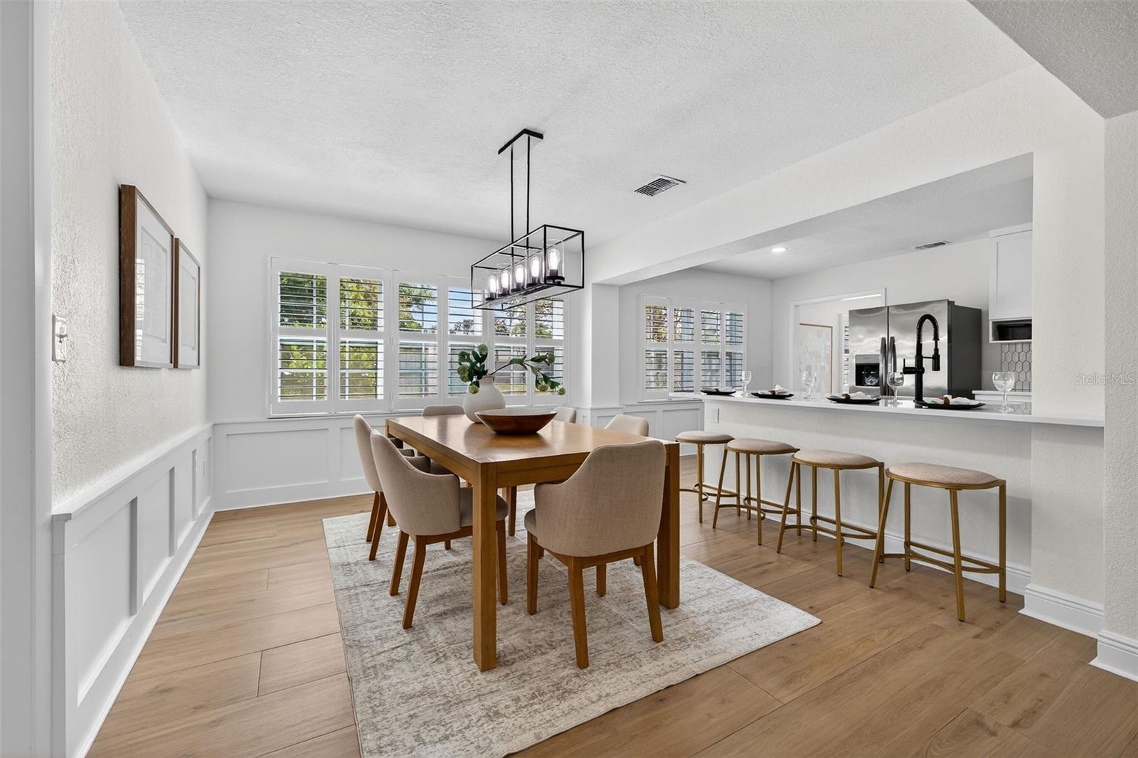 Image 14 of 40 For 939 39th Avenue Ne