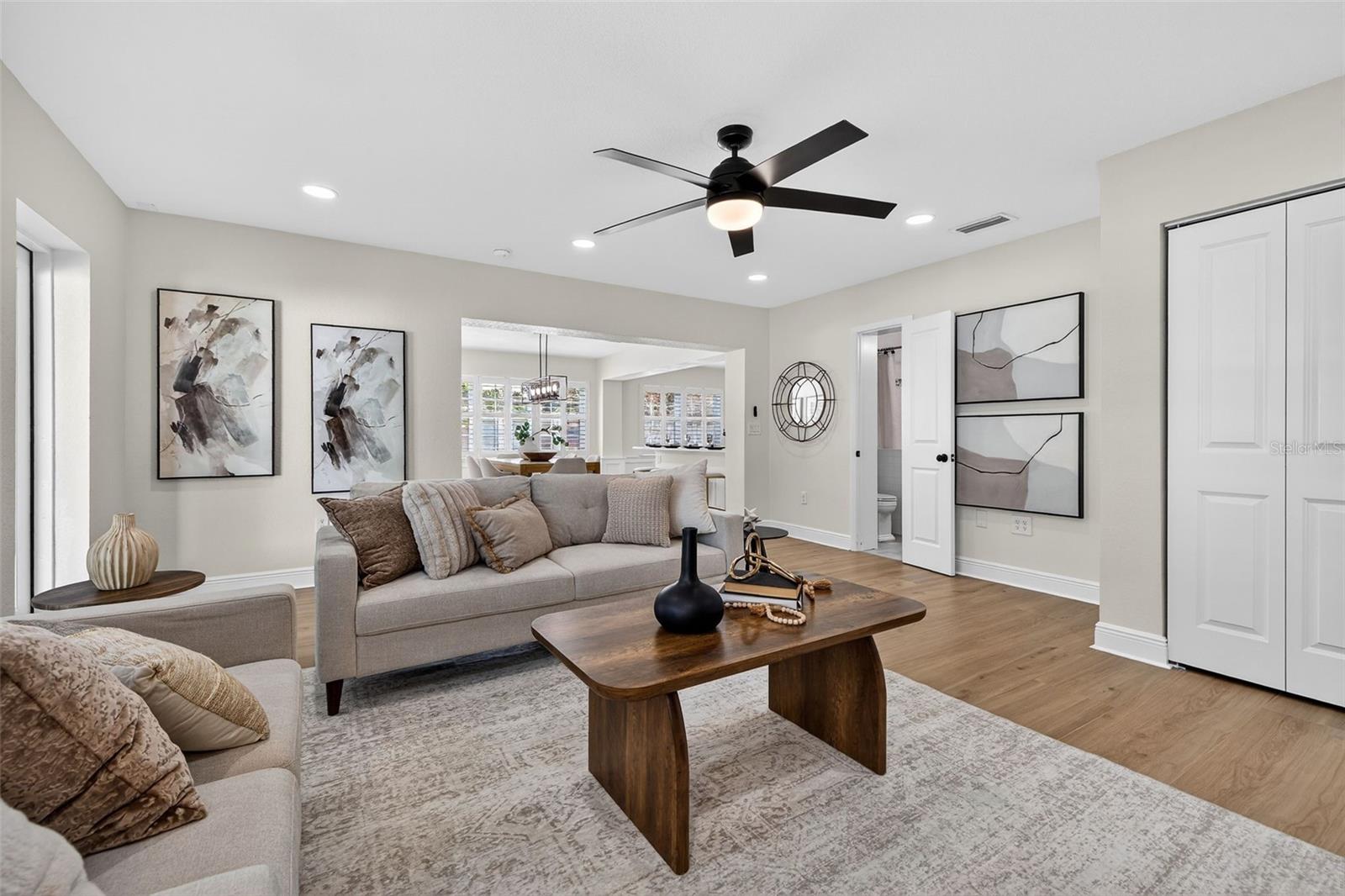 Image 17 of 40 For 939 39th Avenue Ne