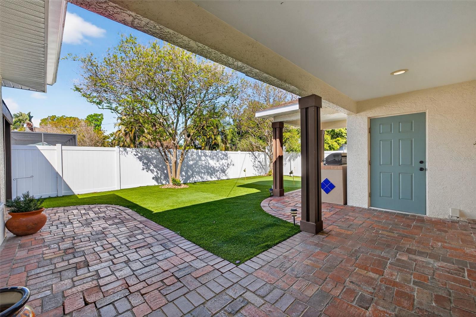 Image 27 of 40 For 939 39th Avenue Ne