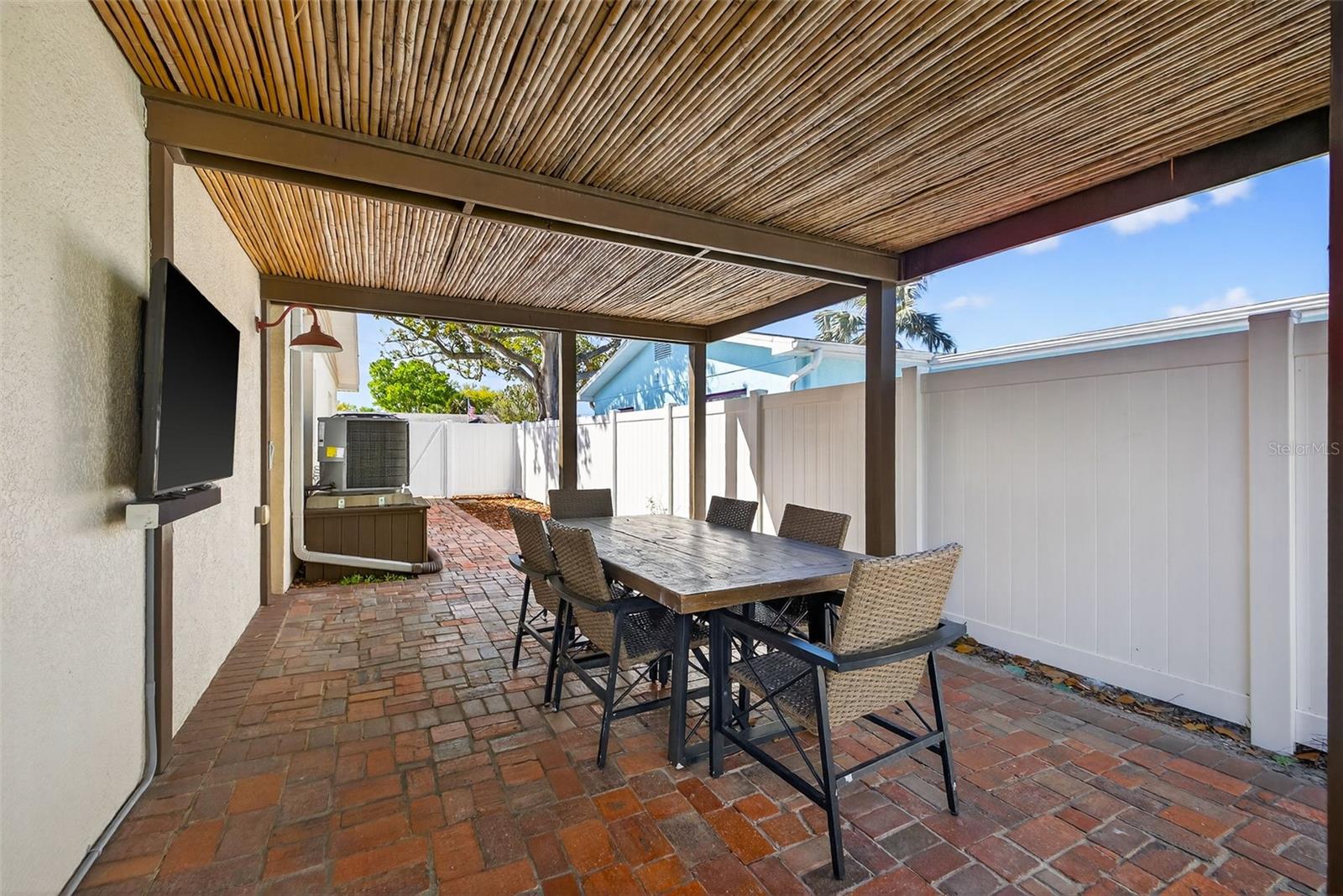 Image 28 of 40 For 939 39th Avenue Ne