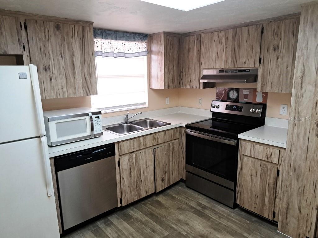 Image 3 of 21 For 4600 98th Way N D-309