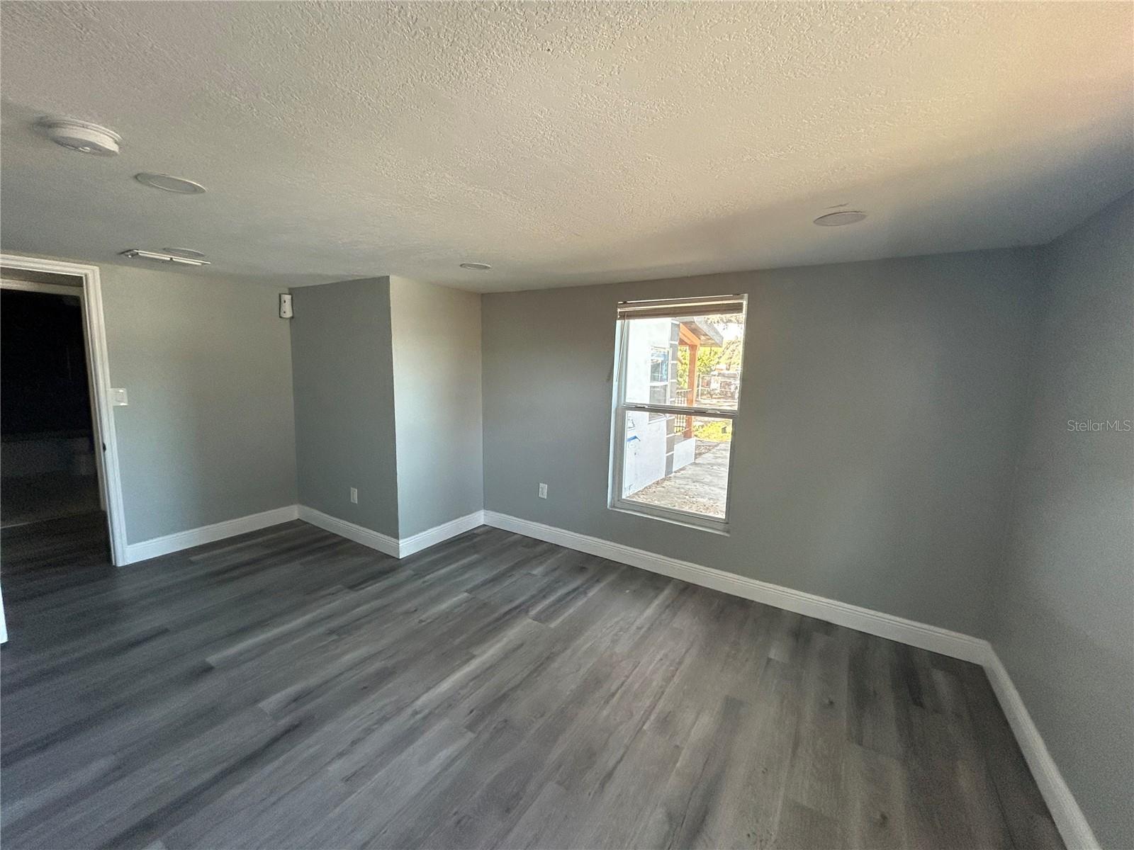 Image 10 of 21 For 2119 Ellicott