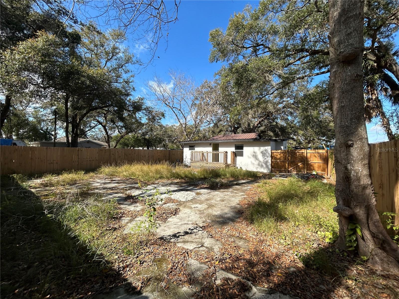 Image 19 of 21 For 2119 Ellicott