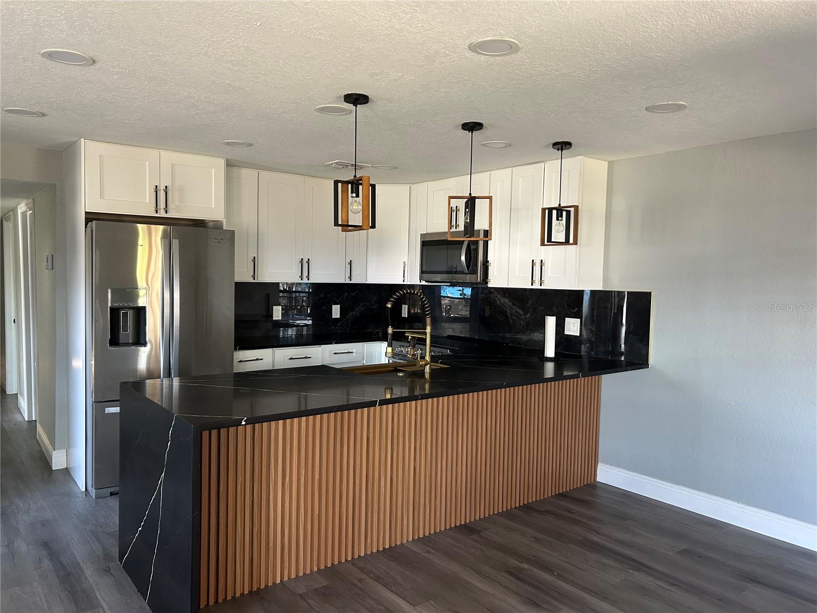 Image 2 of 21 For 2119 Ellicott