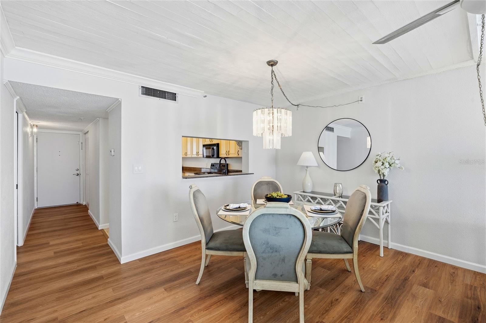 Image 11 of 41 For 15462 Gulf Boulevard 601