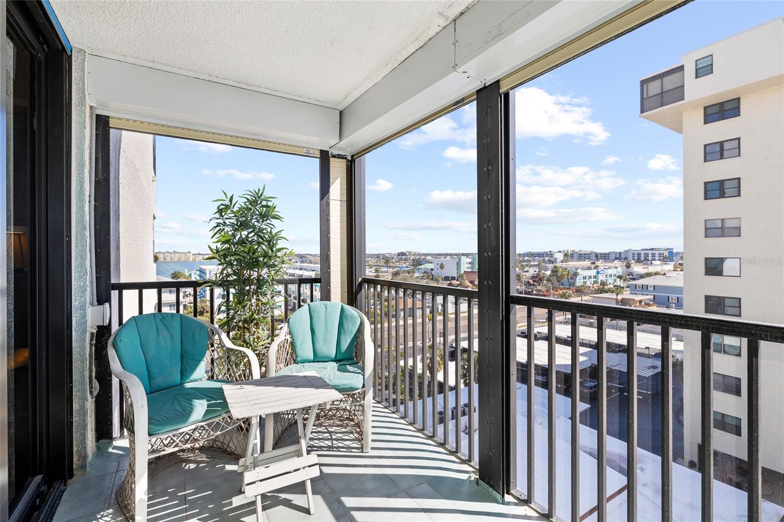 Image 15 of 41 For 15462 Gulf Boulevard 601