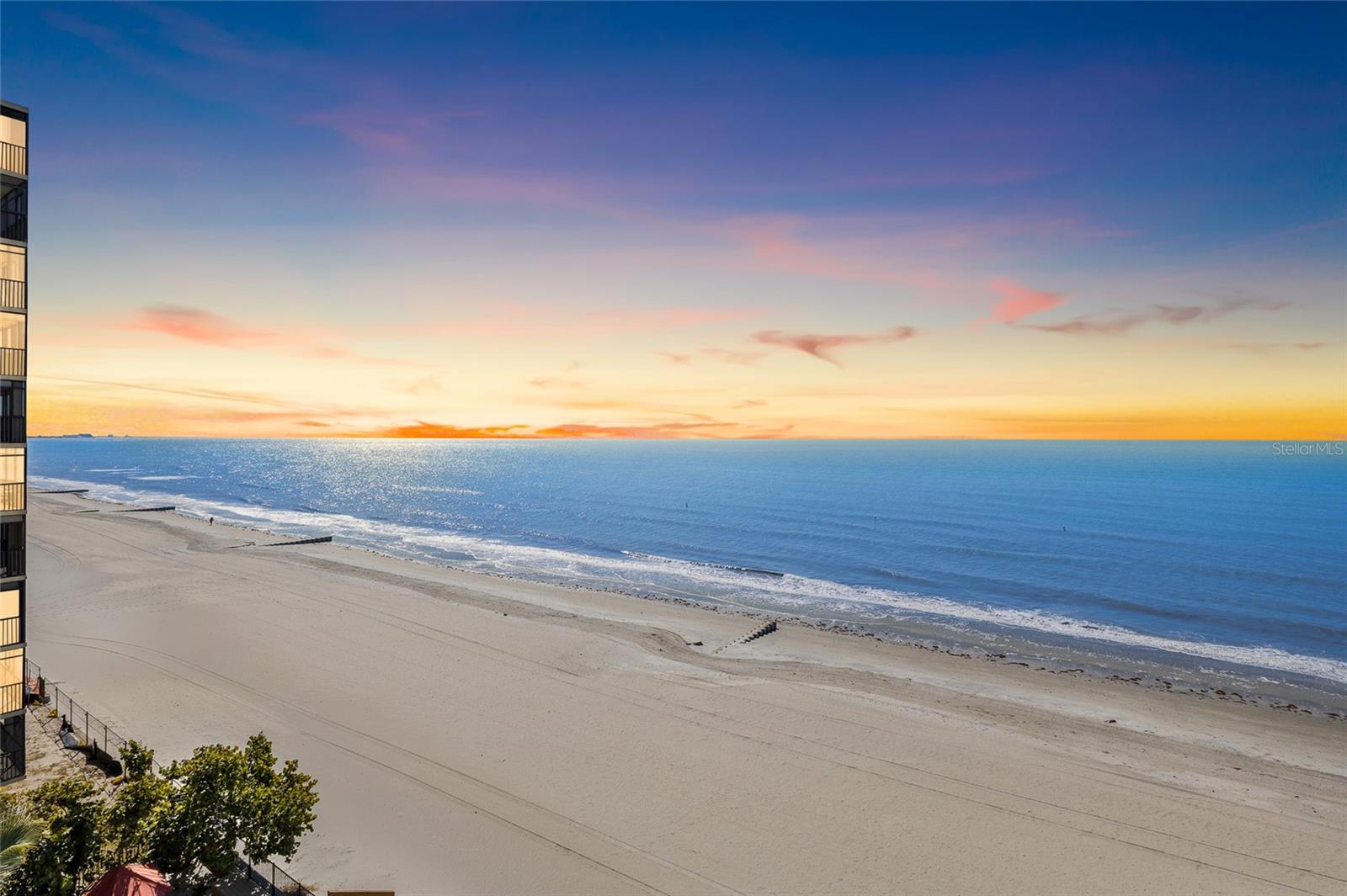 Image 31 of 41 For 15462 Gulf Boulevard 601