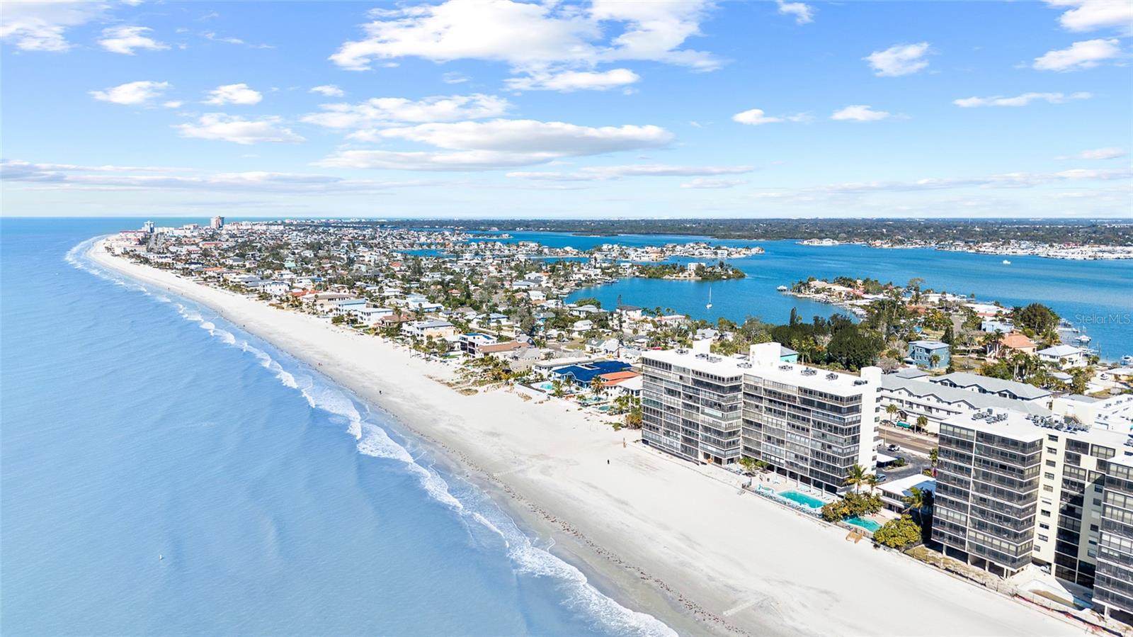 Image 37 of 41 For 15462 Gulf Boulevard 601