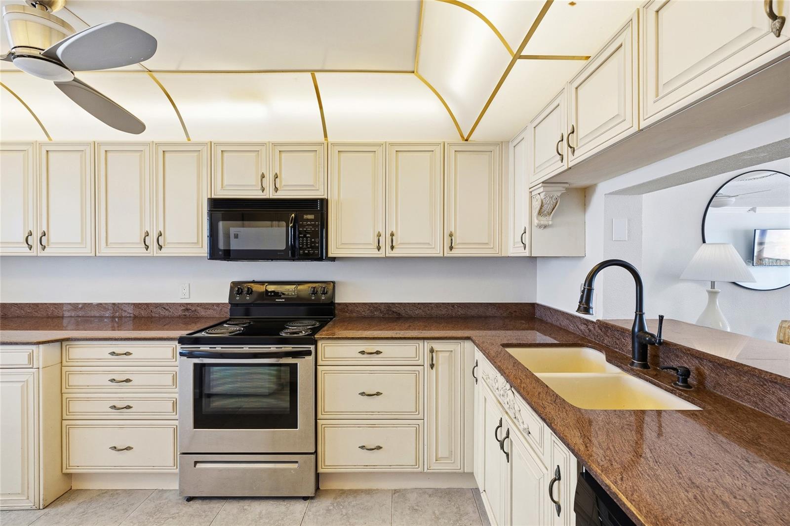 Image 5 of 41 For 15462 Gulf Boulevard 601