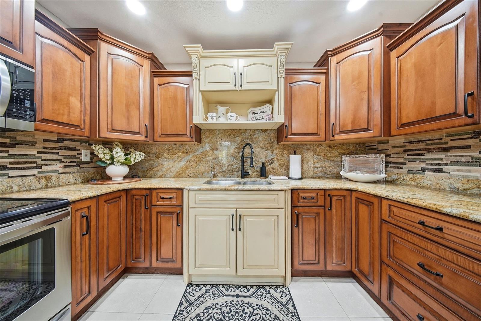 Image 15 of 65 For 5950 49 Avenue N