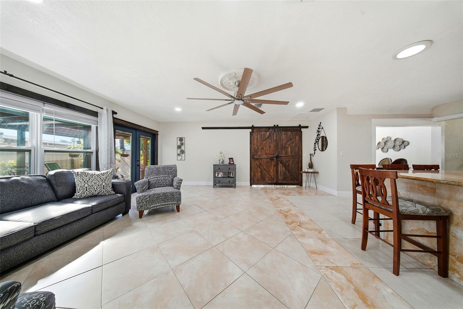 Image 20 of 65 For 5950 49 Avenue N