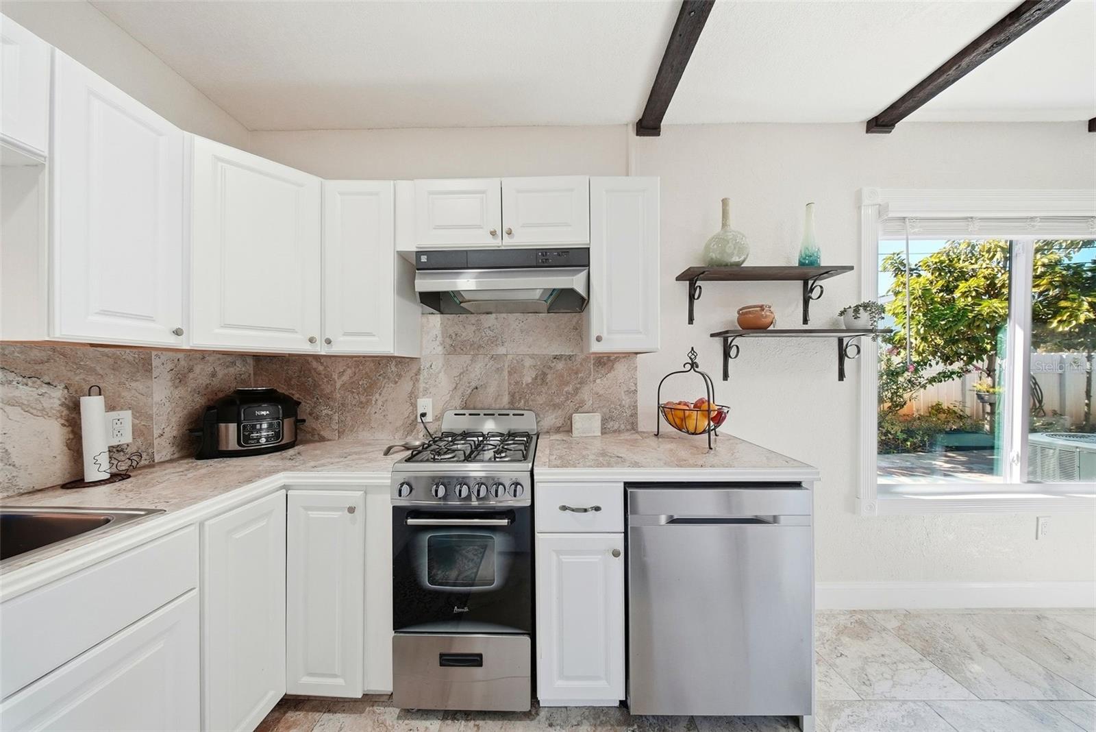 Image 24 of 65 For 5950 49 Avenue N