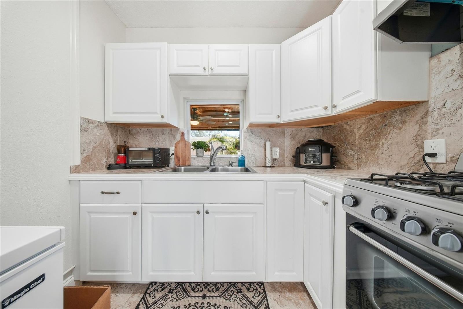 Image 25 of 65 For 5950 49 Avenue N