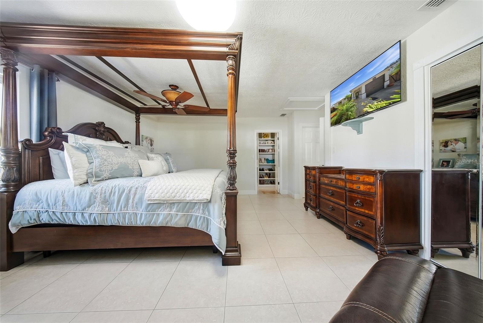 Image 29 of 65 For 5950 49 Avenue N