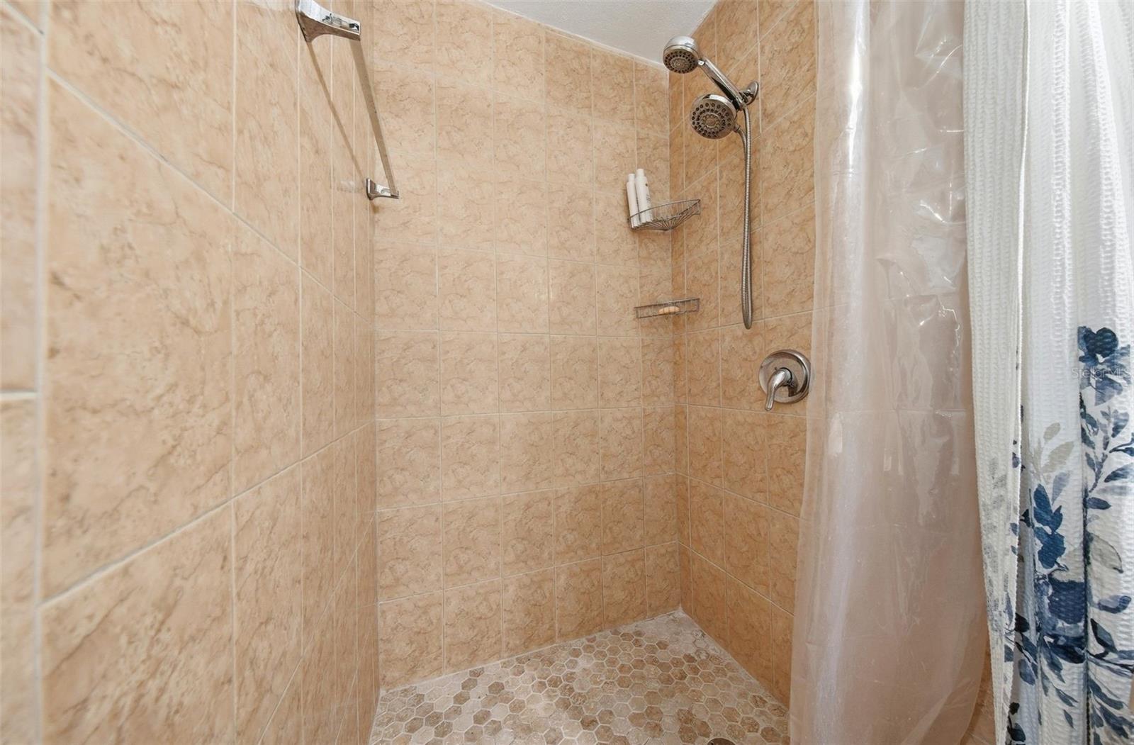 Image 36 of 65 For 5950 49 Avenue N