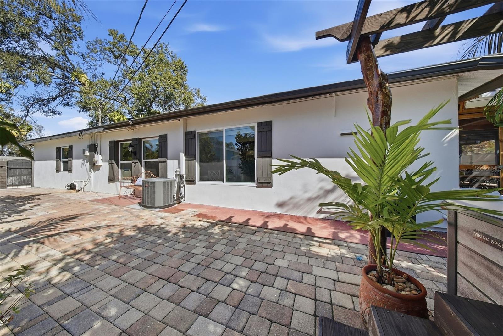 Image 44 of 65 For 5950 49 Avenue N