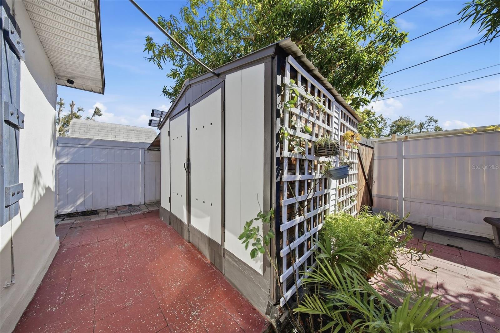 Image 57 of 65 For 5950 49 Avenue N