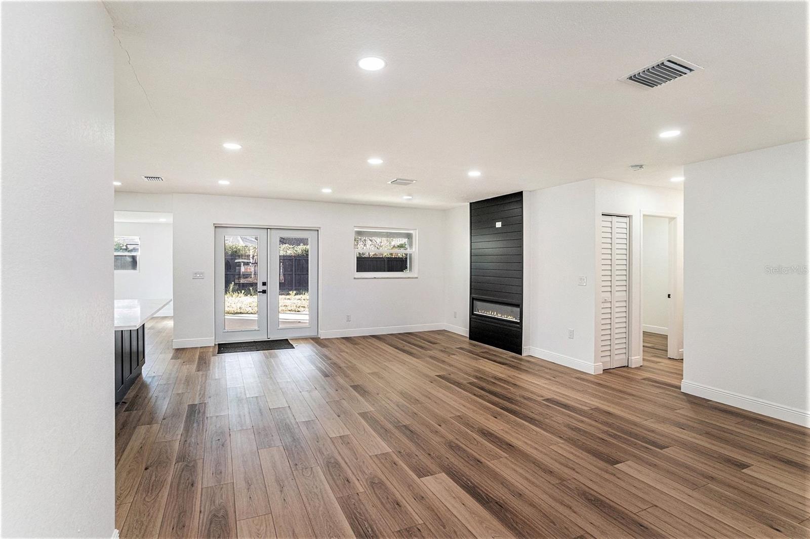 Image 13 of 33 For 7414 Van Dyke Road