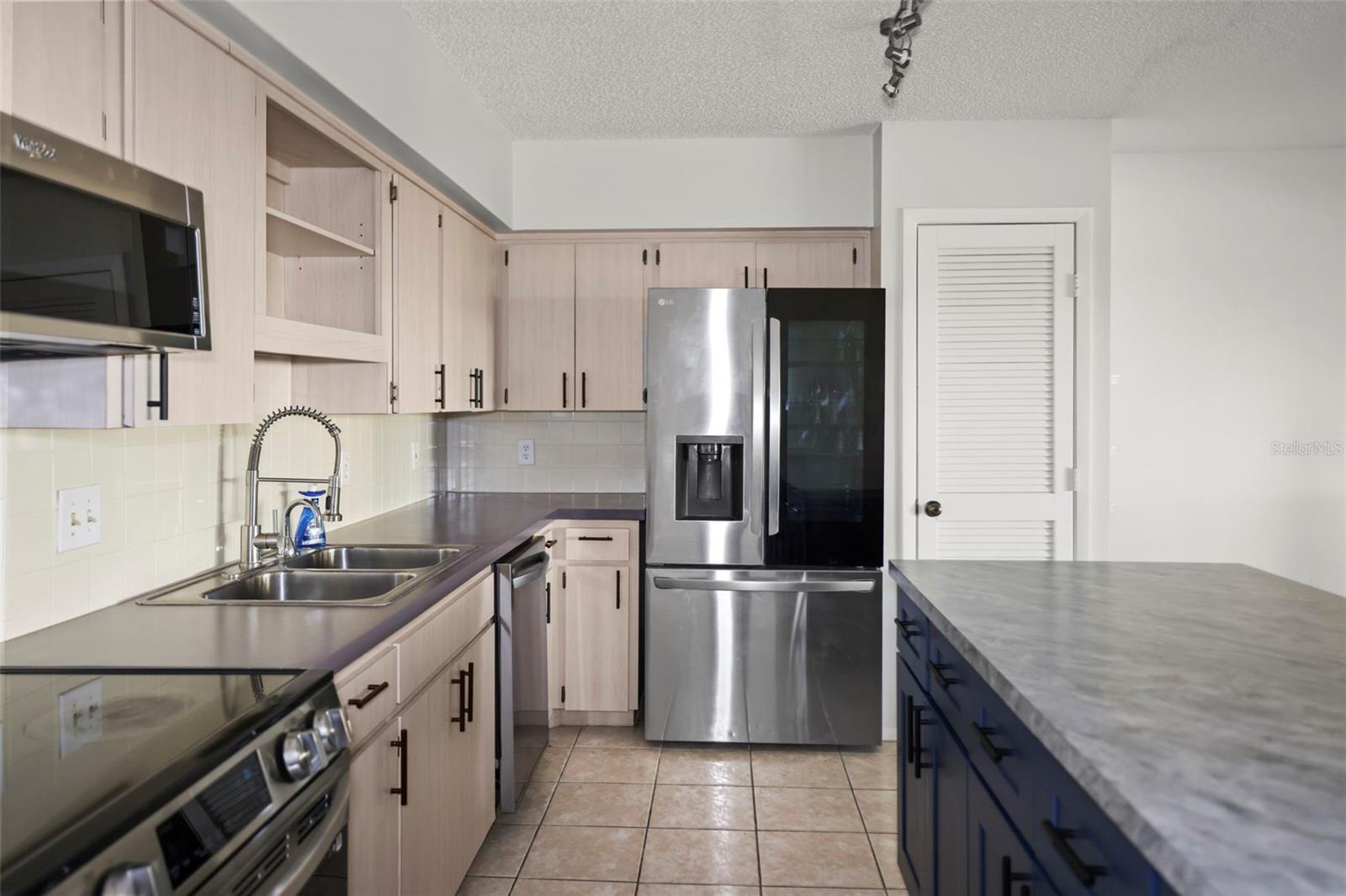 Image 7 of 56 For 2222 Norwegian Drive 16