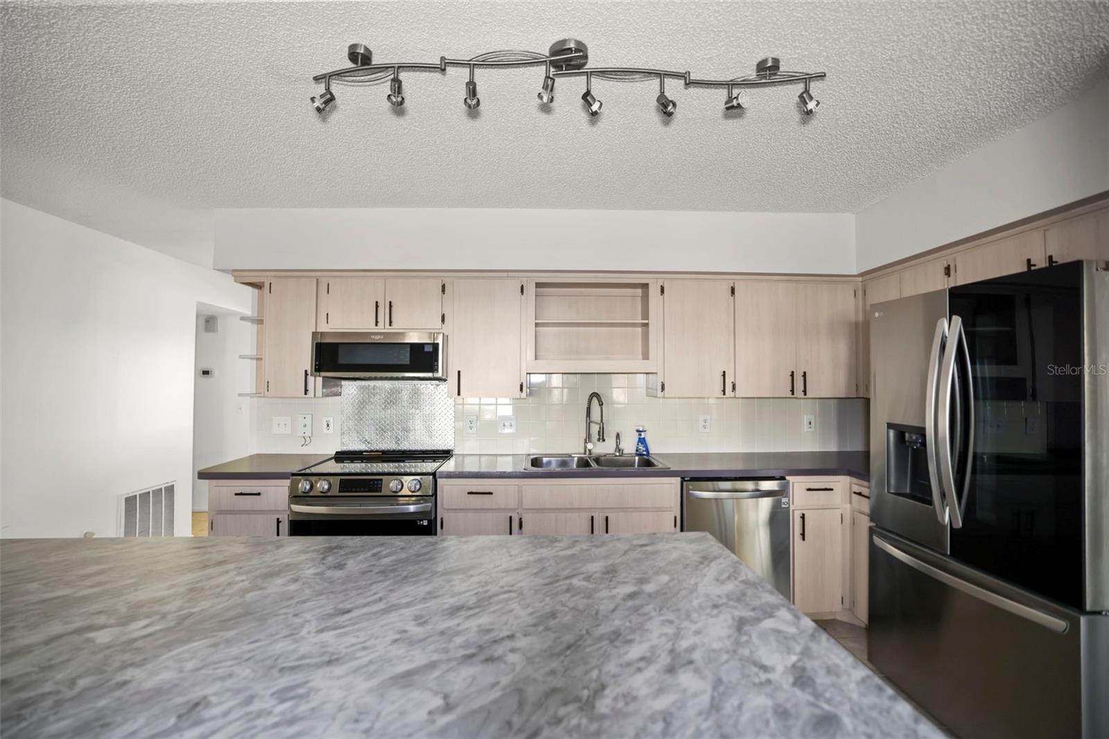 Image 8 of 56 For 2222 Norwegian Drive 16