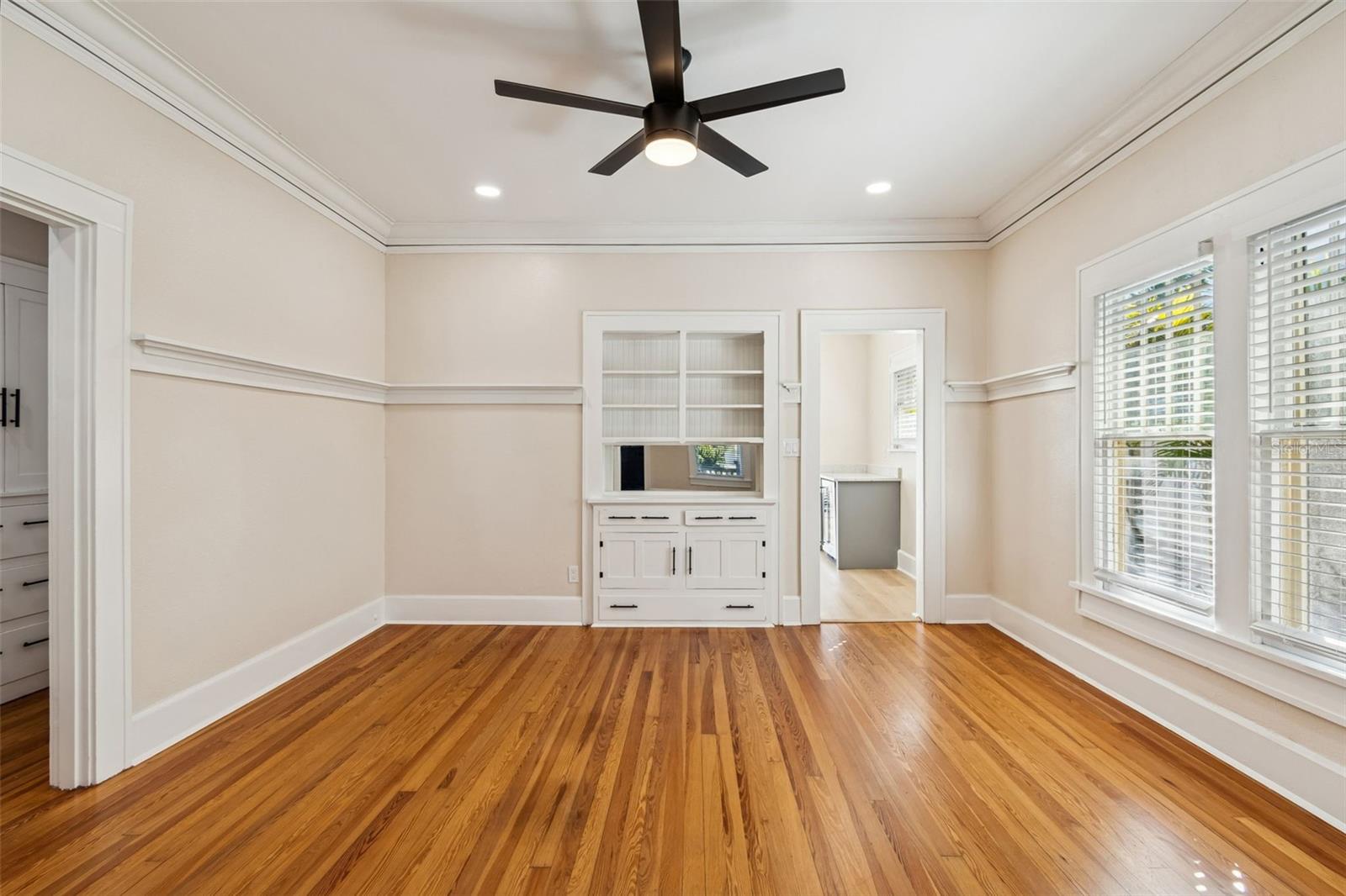 Image 15 of 42 For 322 11th Avenue N