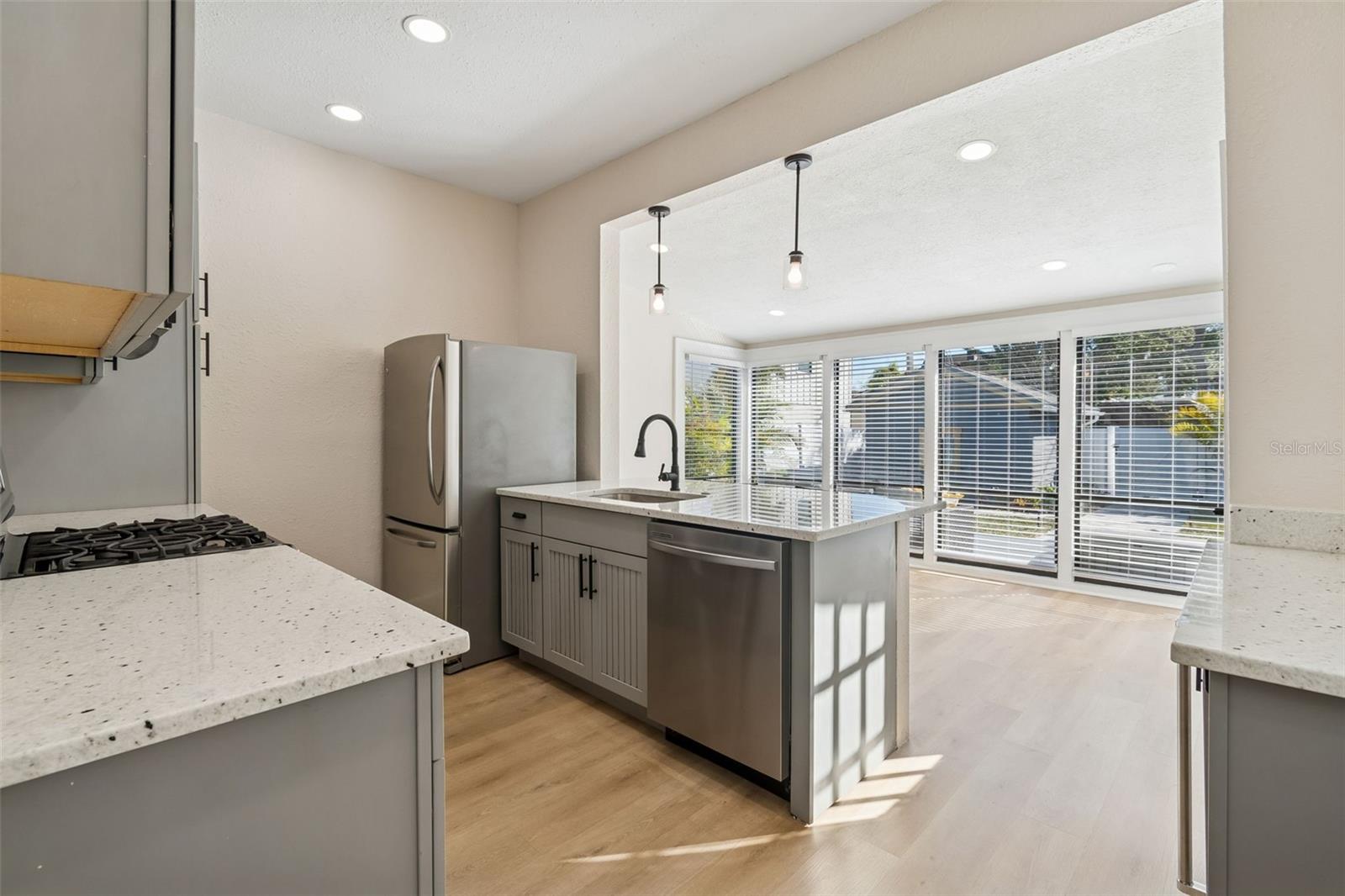 Image 17 of 42 For 322 11th Avenue N