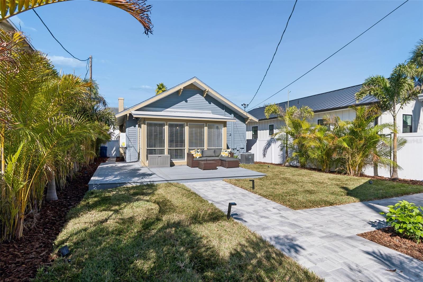 Image 6 of 42 For 322 11th Avenue N