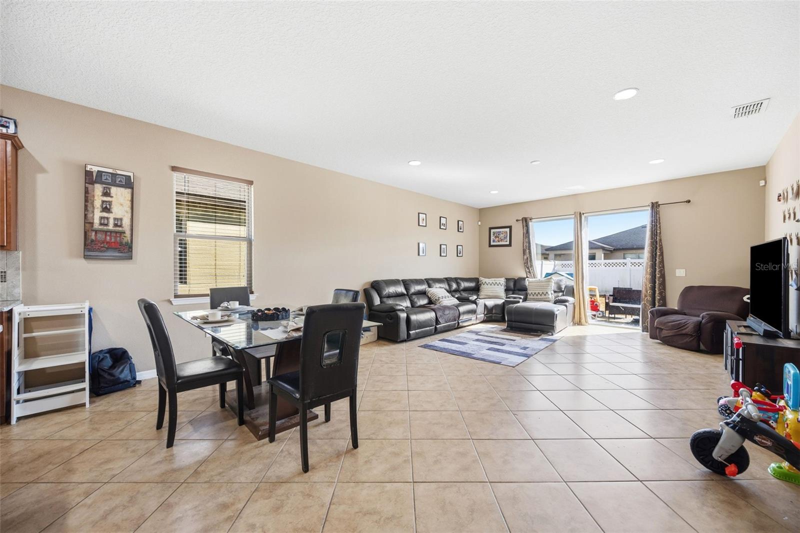 Image 14 of 33 For 8853 Hinsdale Heights Drive