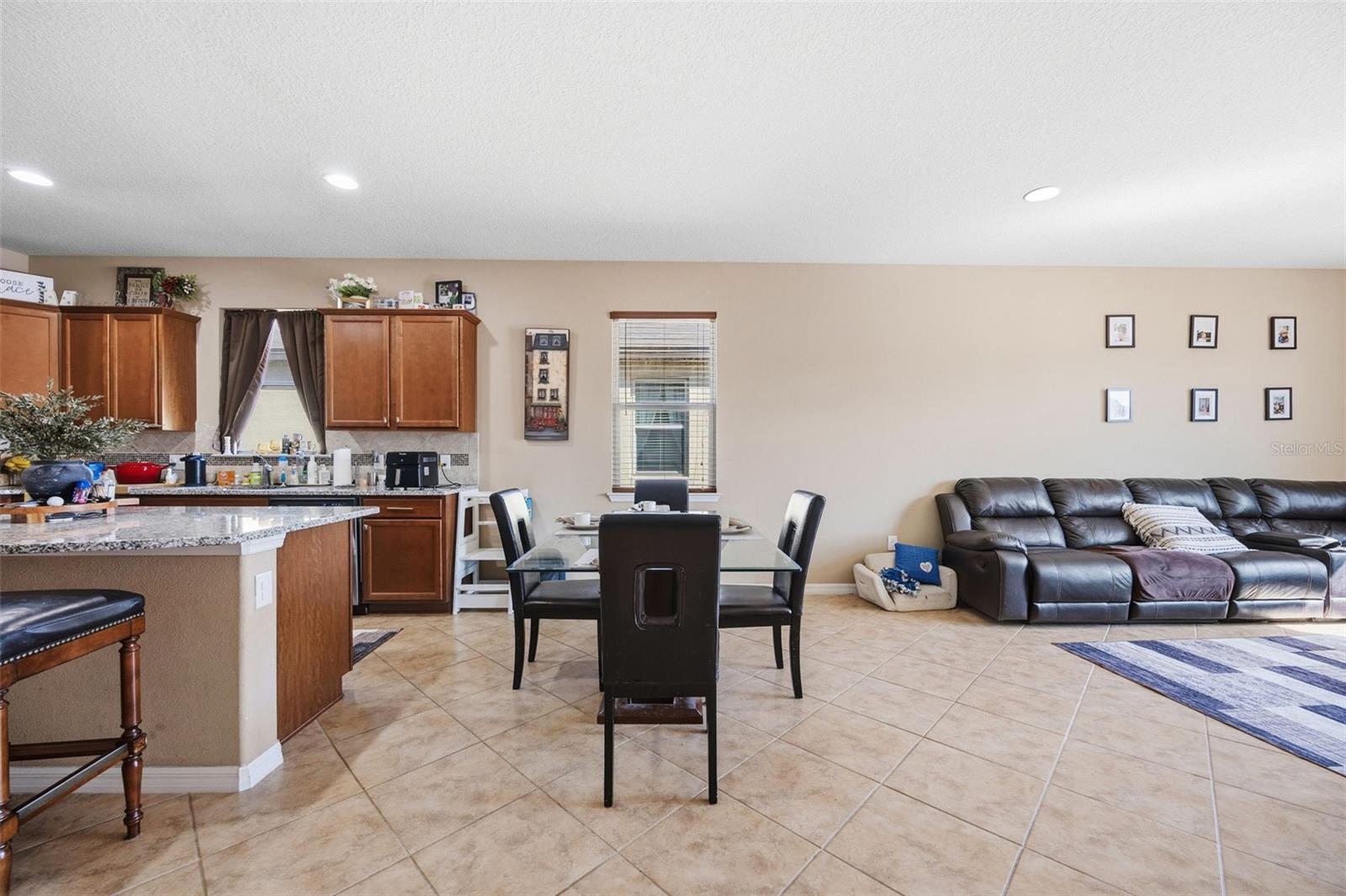 Image 15 of 33 For 8853 Hinsdale Heights Drive