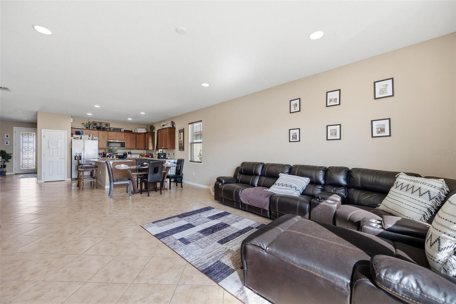 Image 16 of 33 For 8853 Hinsdale Heights Drive