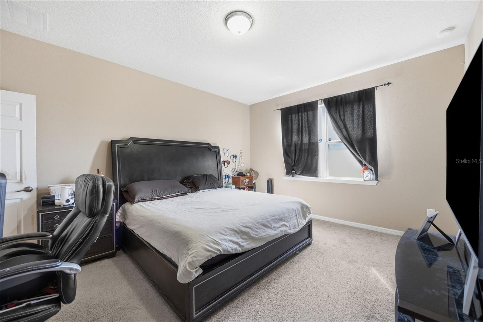 Image 18 of 33 For 8853 Hinsdale Heights Drive