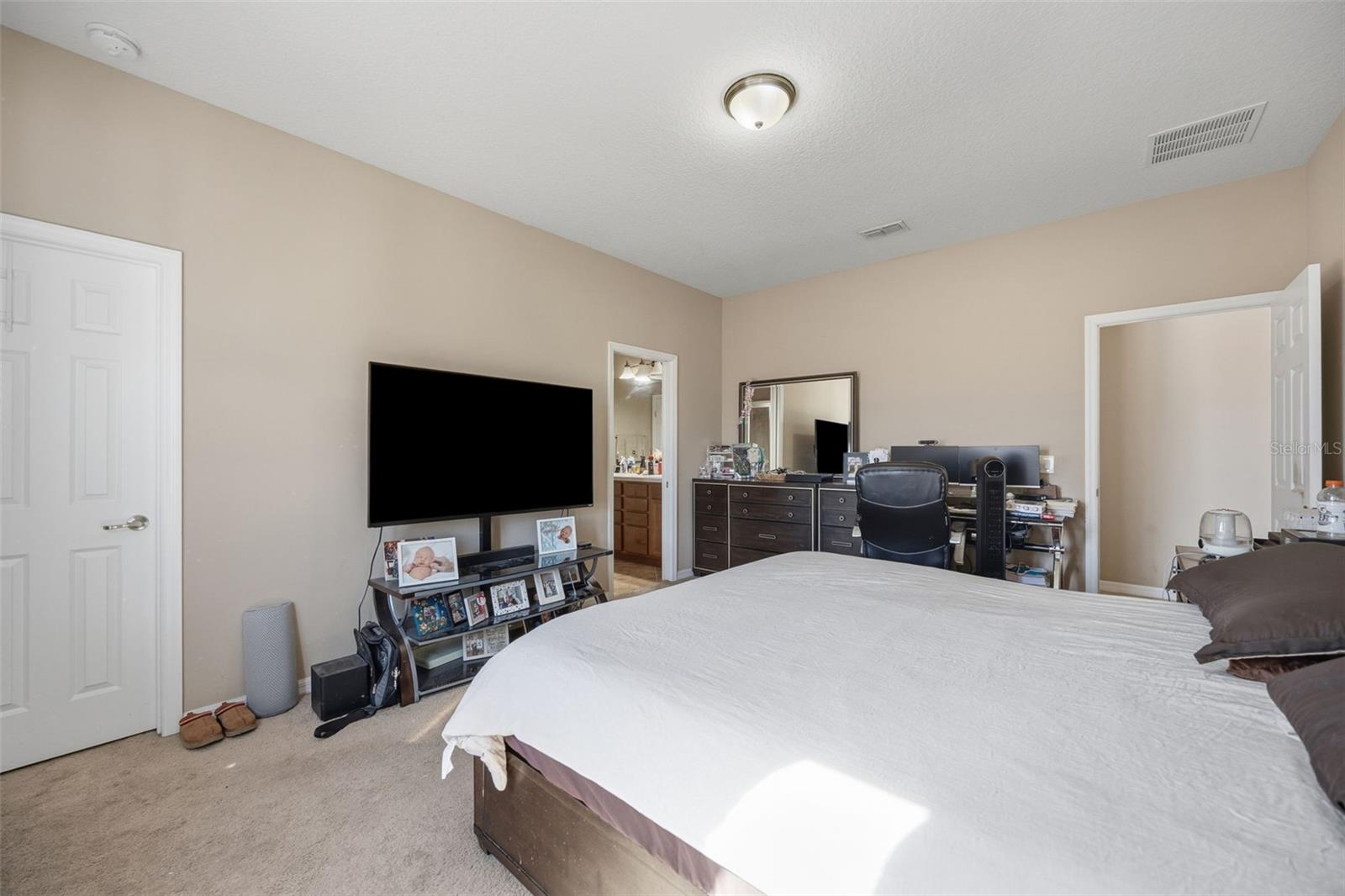 Image 19 of 33 For 8853 Hinsdale Heights Drive