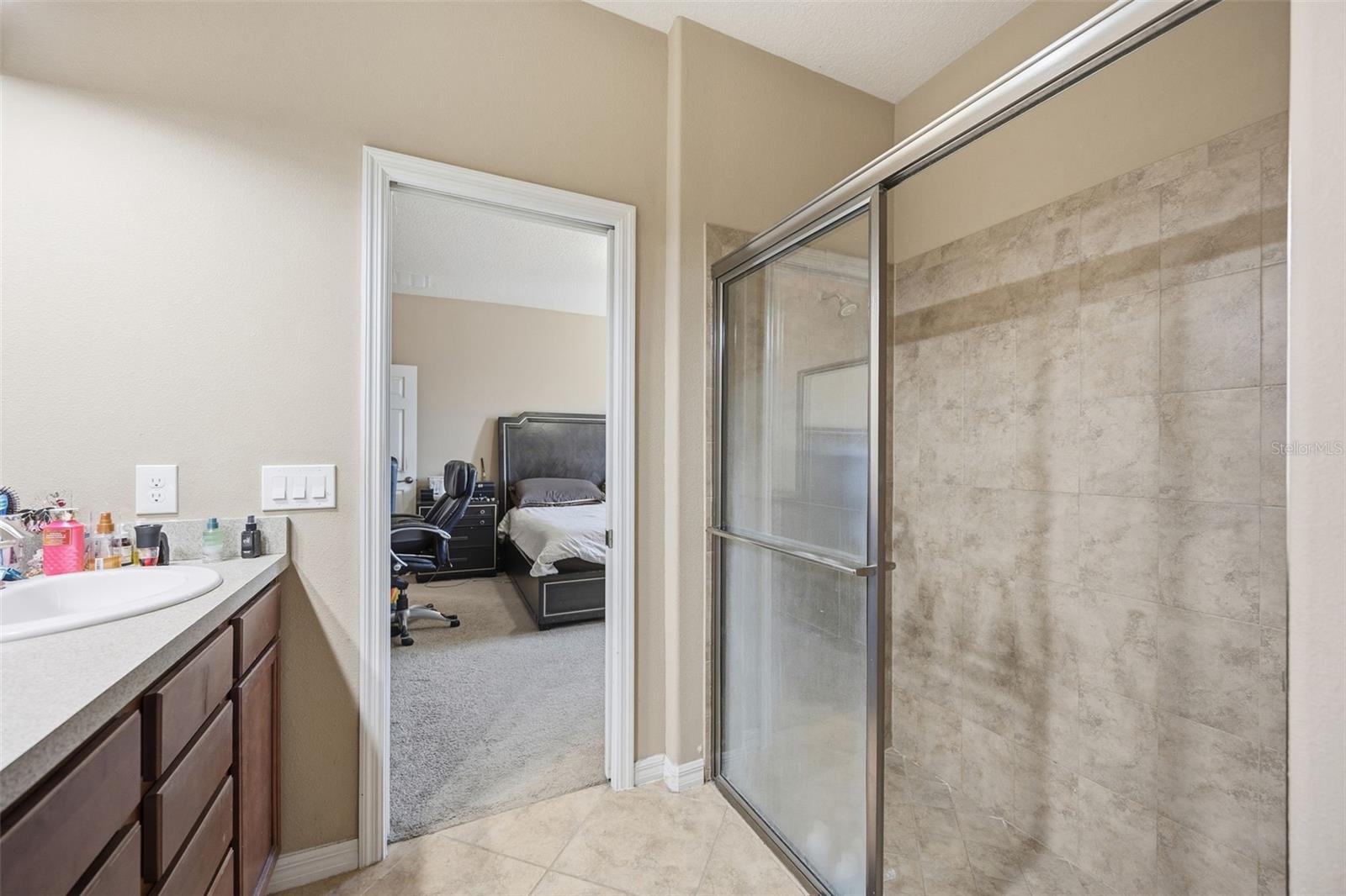 Image 22 of 33 For 8853 Hinsdale Heights Drive