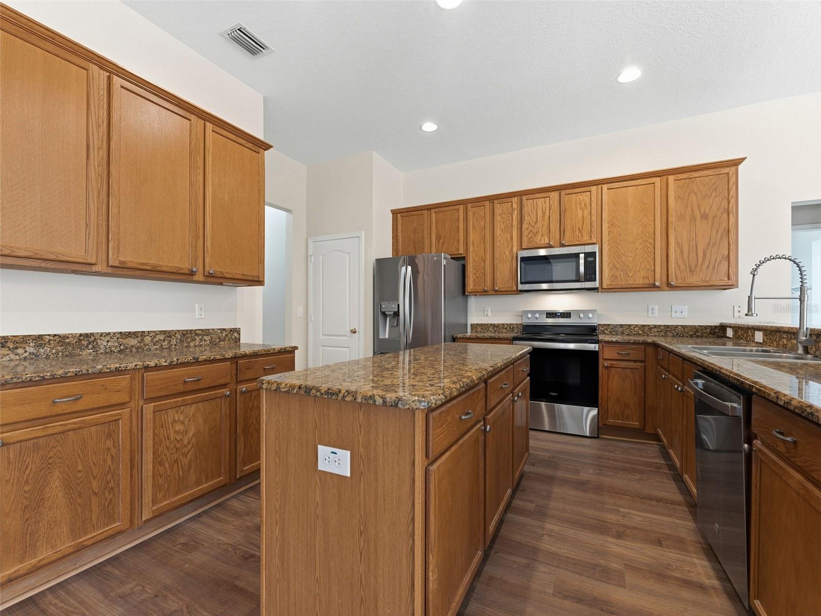 Image 11 of 63 For 5446 Spectacular Bid Drive