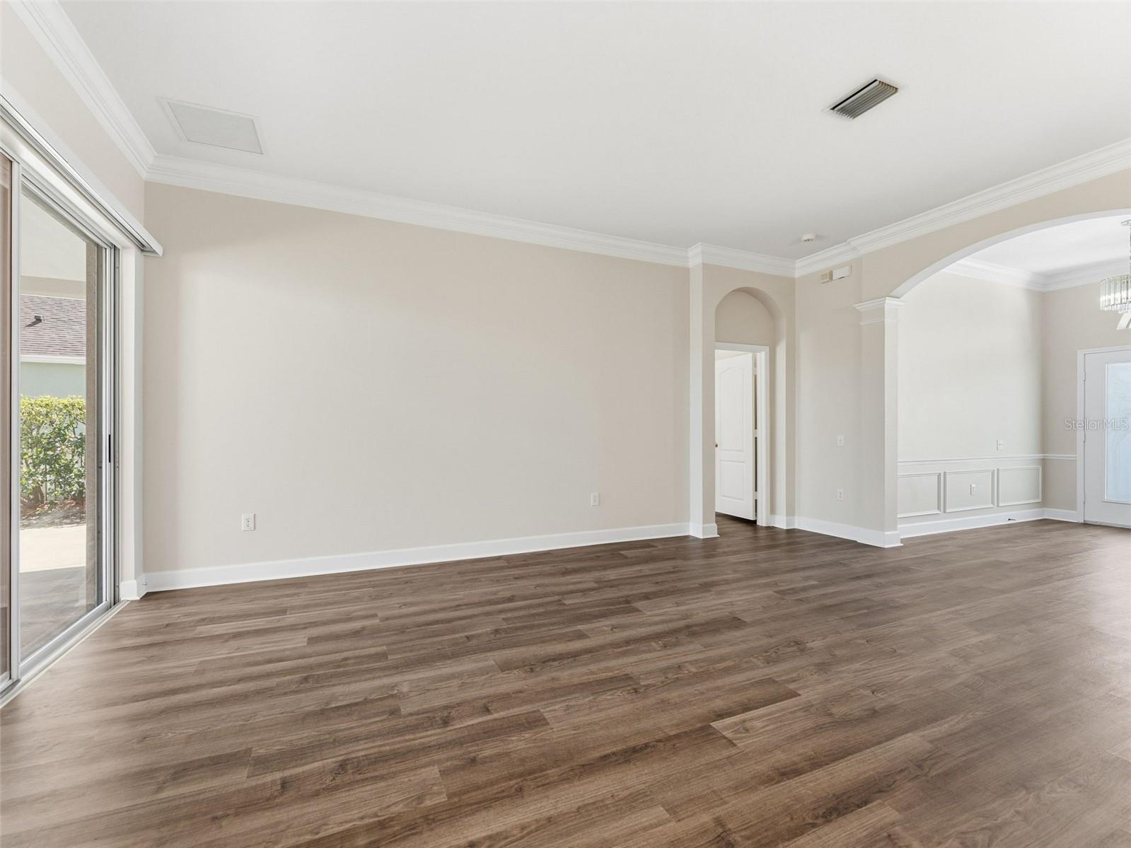 Image 5 of 63 For 5446 Spectacular Bid Drive