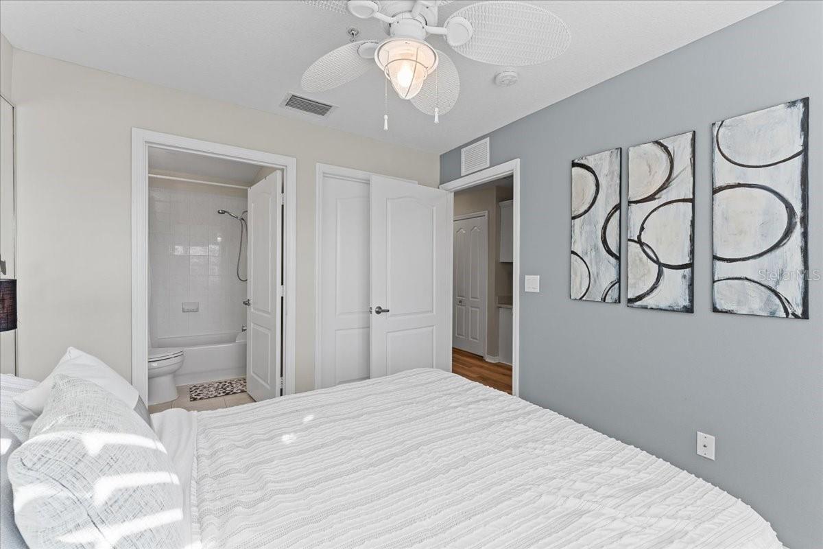 Image 32 of 54 For 5627 Red Snapper Court