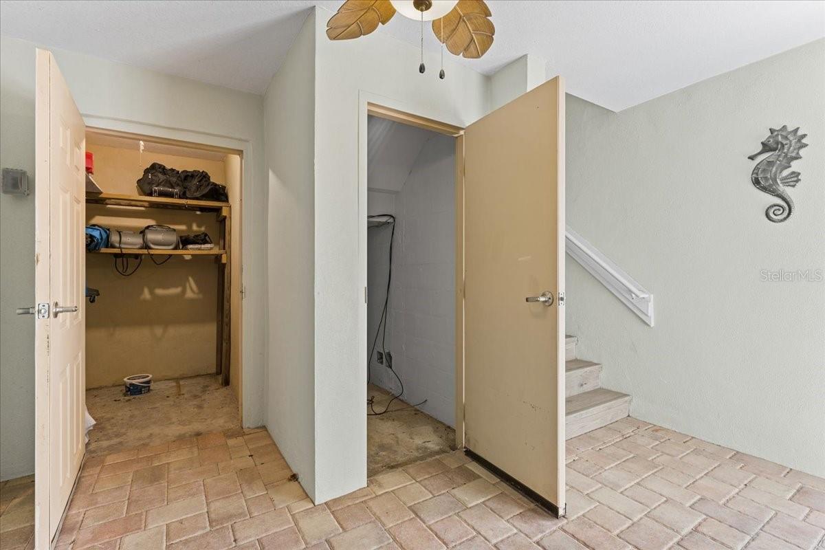 Image 8 of 54 For 5627 Red Snapper Court