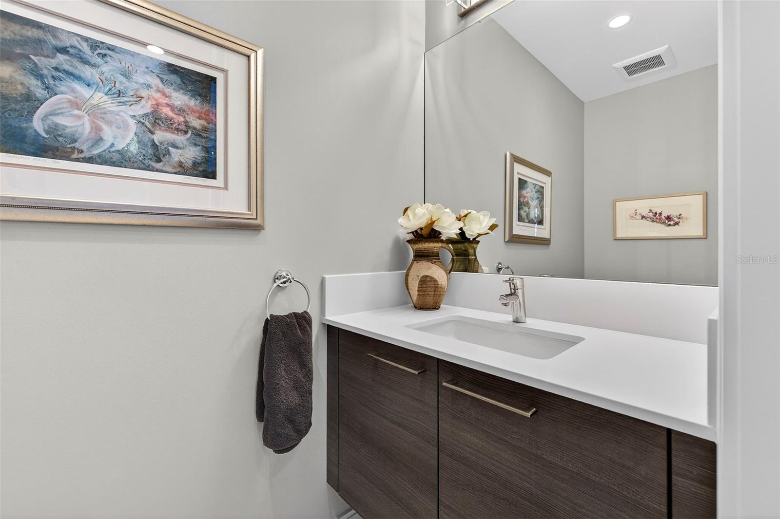 Listing photo id 24 for 100 1st Avenue N 2206