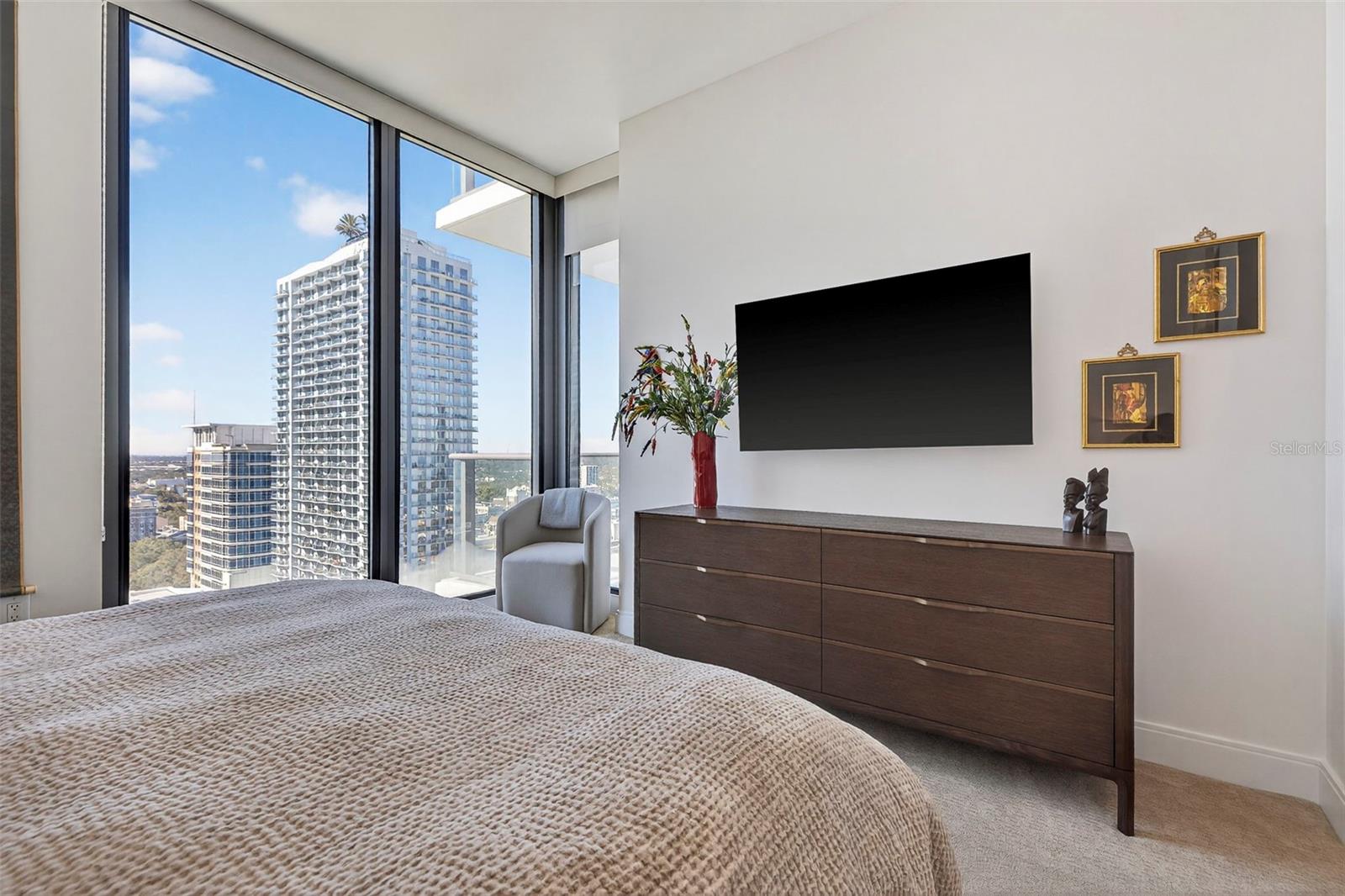 Listing photo id 26 for 100 1st Avenue N 2206