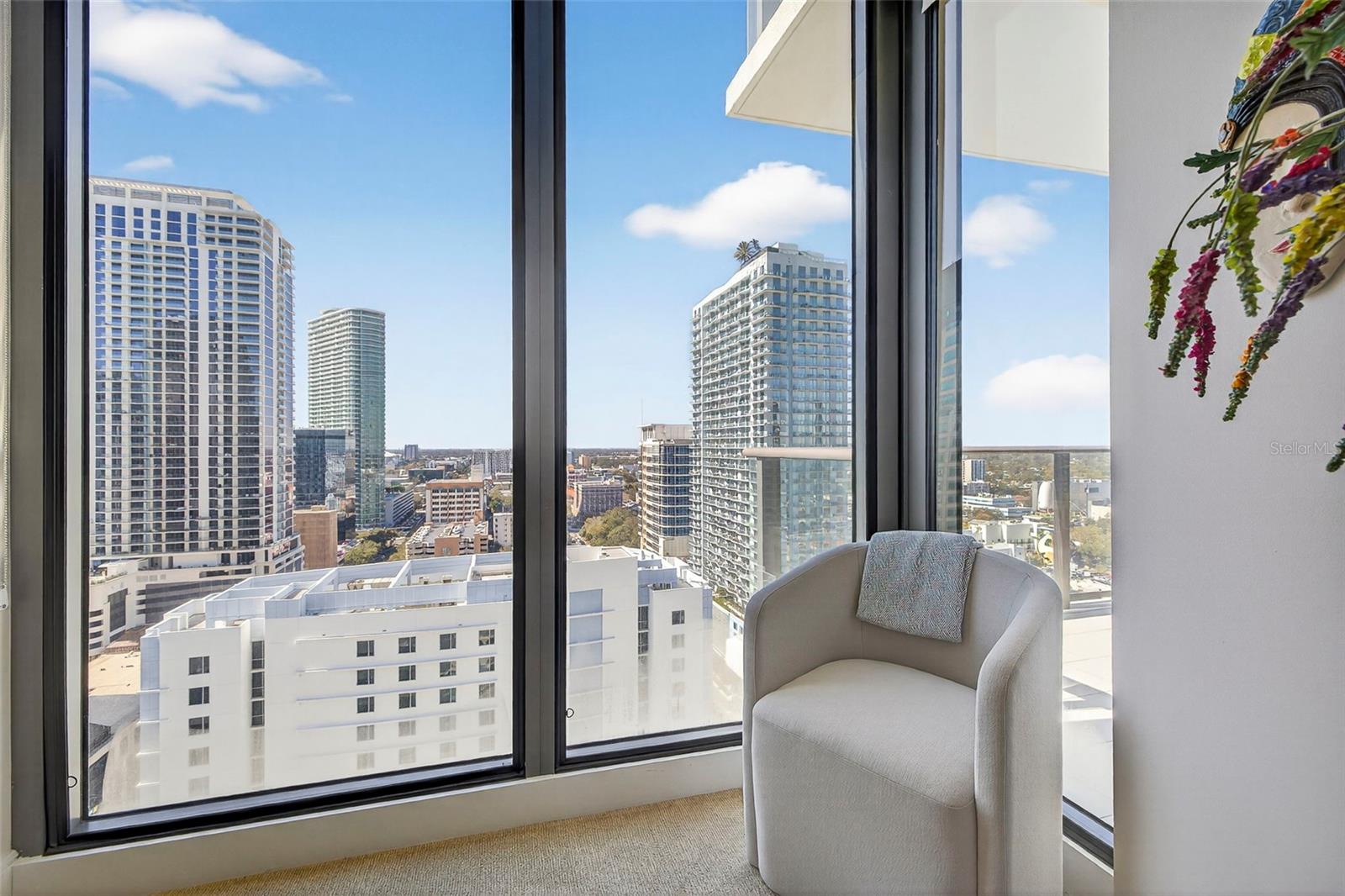 Listing photo id 27 for 100 1st Avenue N 2206